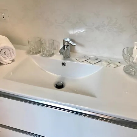 ベッド・アンド・ブレックファスト B＆b パロンビーニ